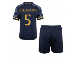 Lacne Dětský Futbalové dres Real Madrid Jude Bellingham #5 2023-24 Krátky Rukáv - Preč (+ trenírky)